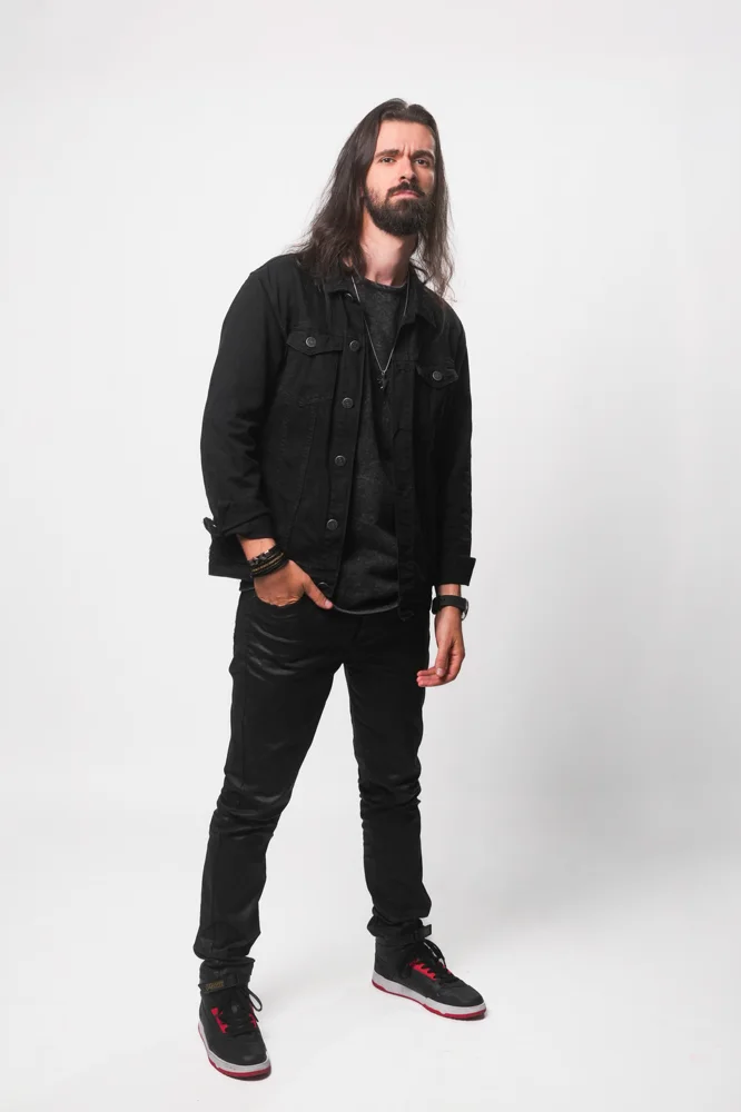 Drummer Pedro Tinello, Zowag artist
