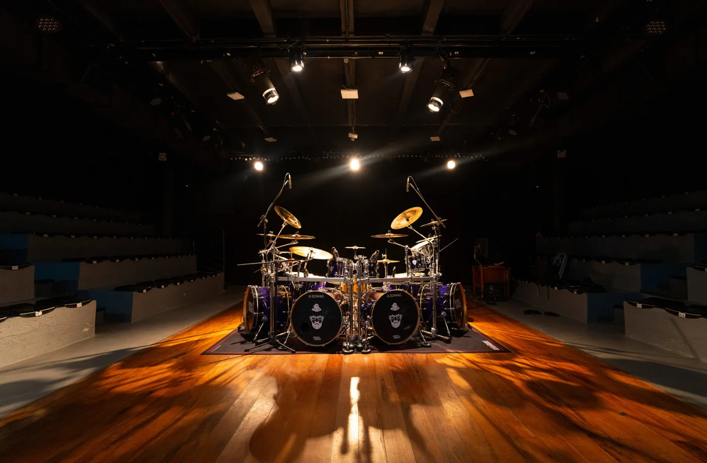 Zowag drum kit mounted on the Z-Rack drum rack on stage